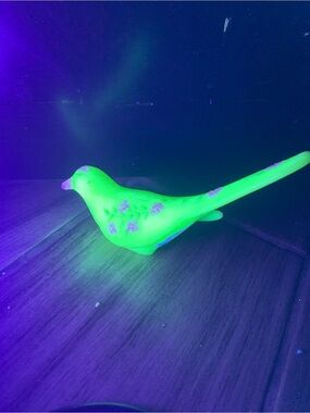 Vintage Fenton bird